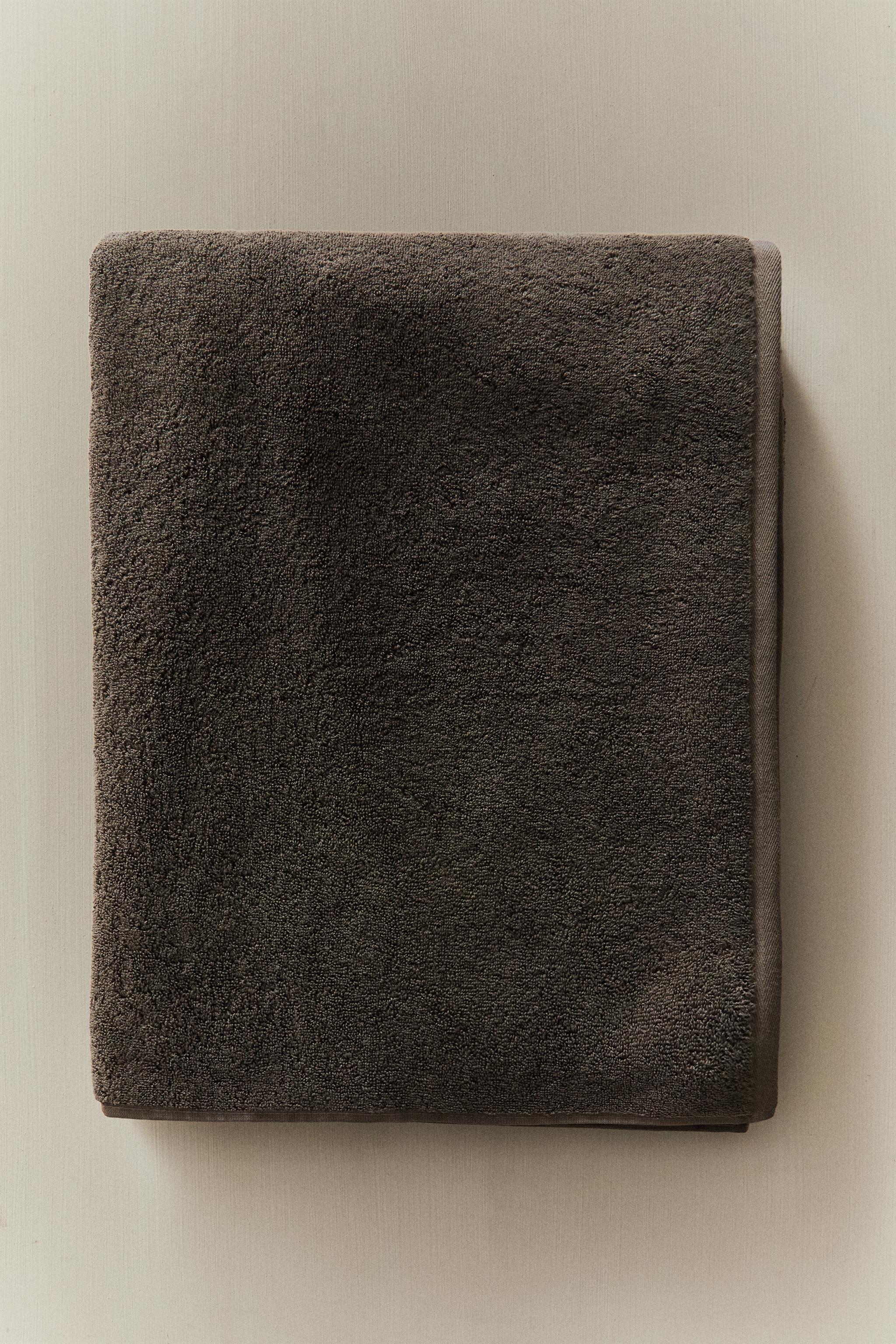 EXTRA SOFT COTTON BATH TOWEL (700 GXM²)